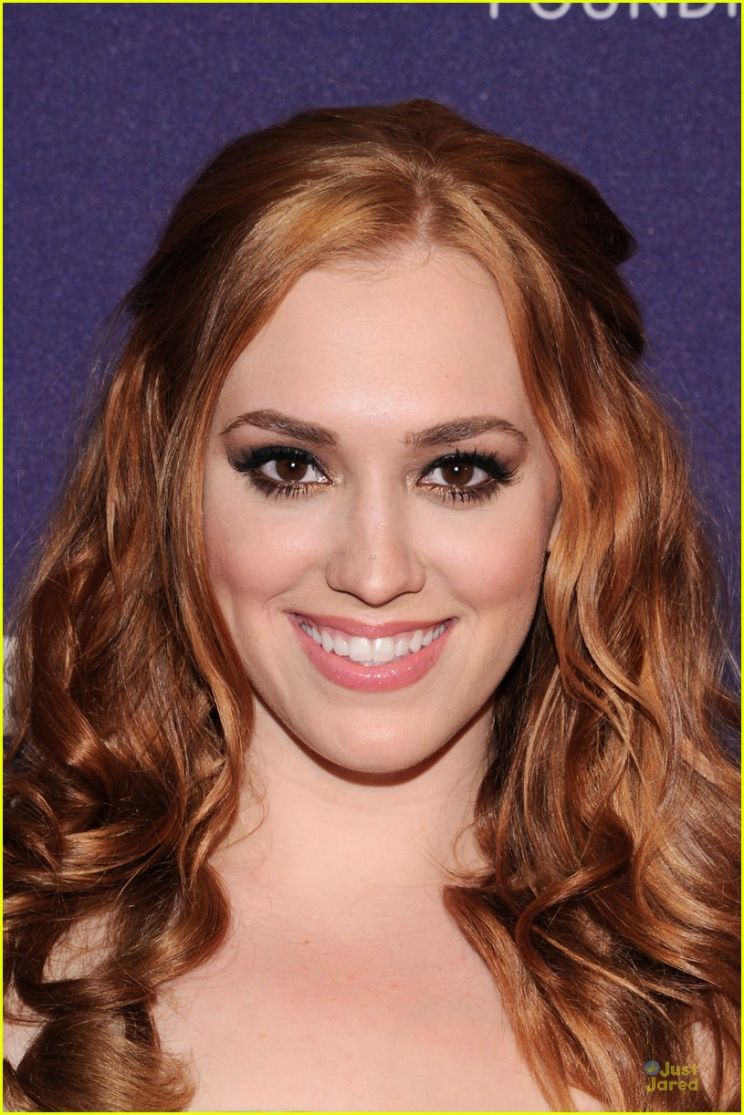 Andrea Bowen