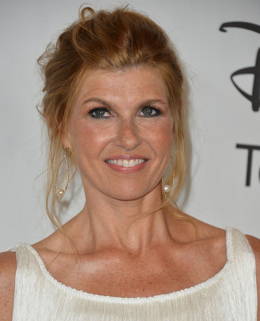 Pictures of Connie Britton