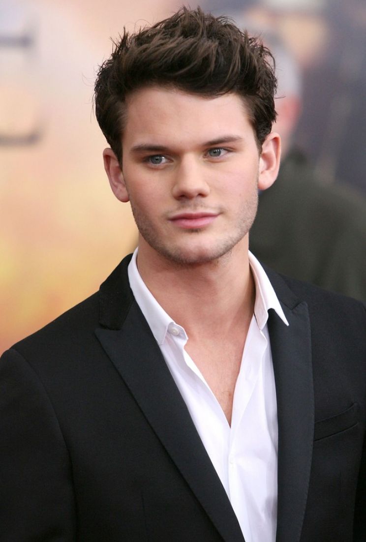 Jeremy's. Jeremy Irvine.