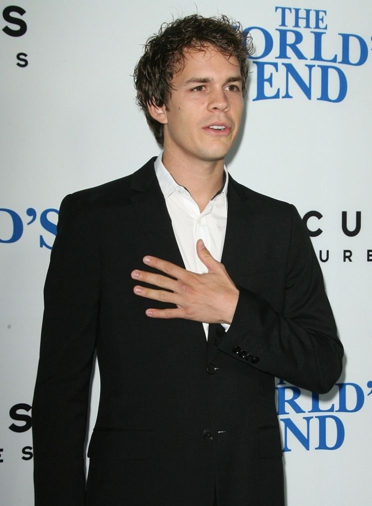 Johnny Simmons