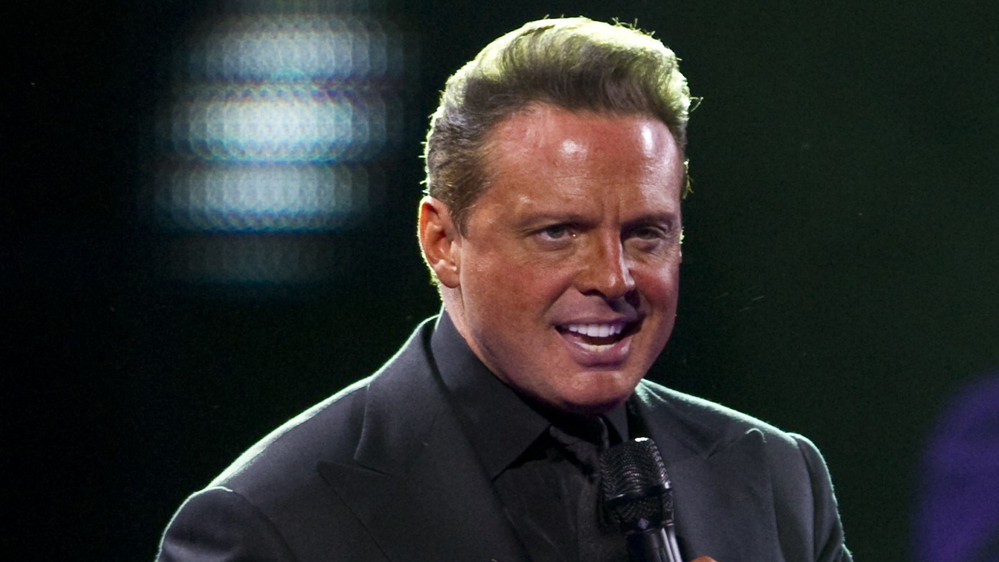 Pictures of Luis Miguel