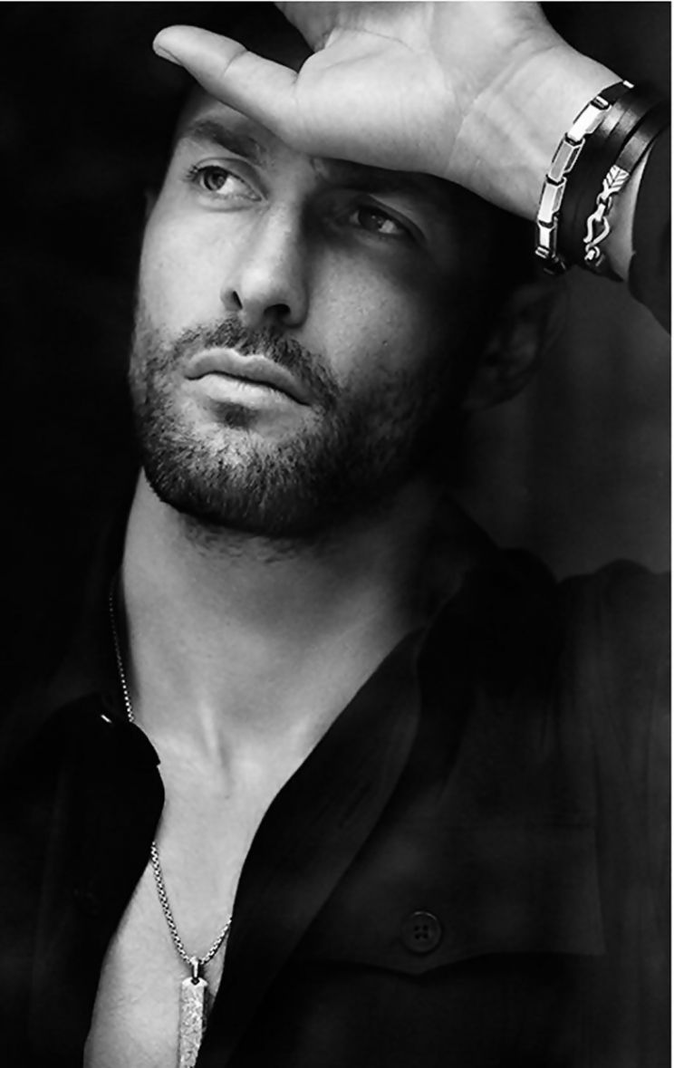 Noah Mills