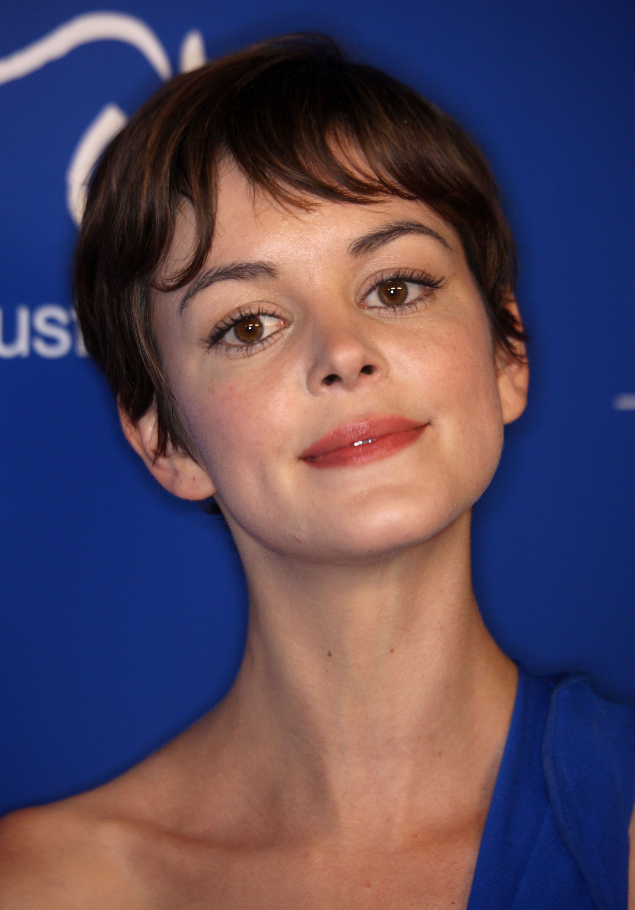 Pictures of Nora Zehetner