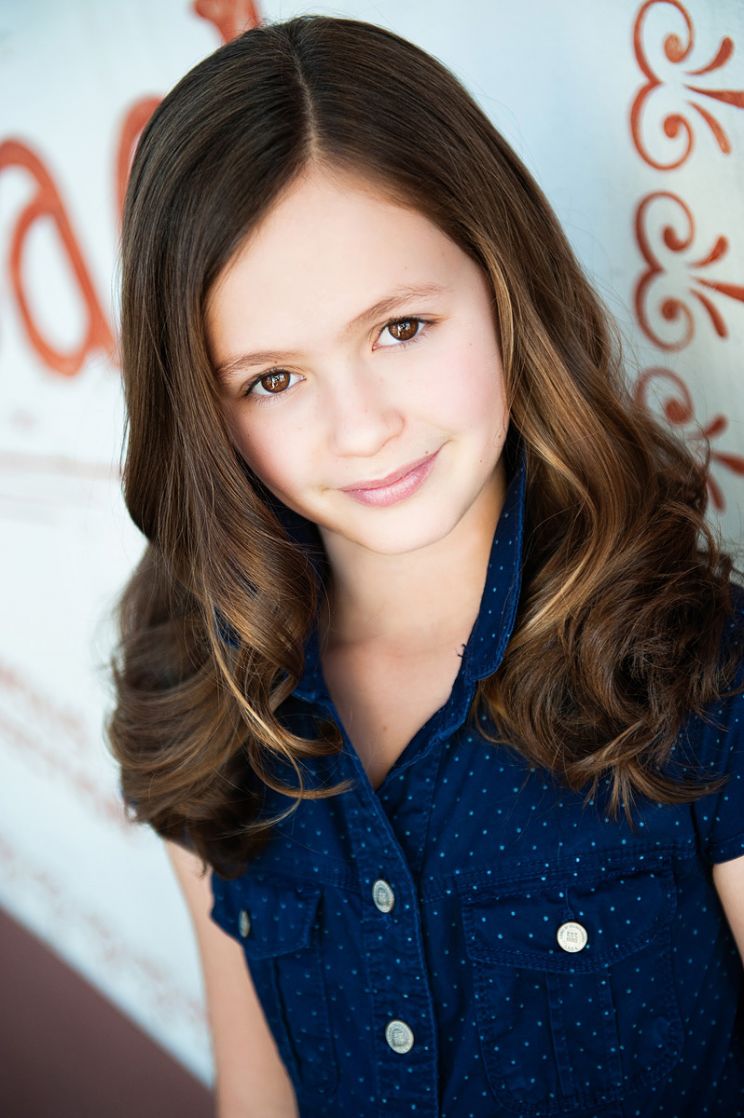 Pictures of Olivia Sanabia